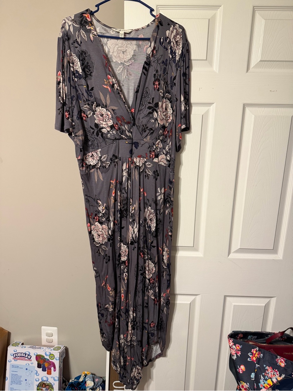 Seven7 Charcoal Gray Floral V-Neck Maxi Dress